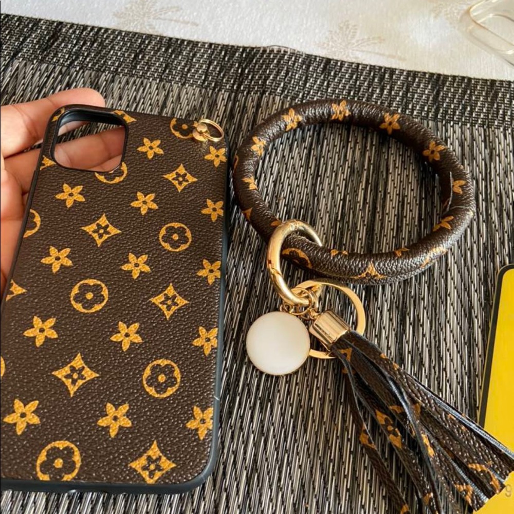I Phone Case with Trendy Key Chain